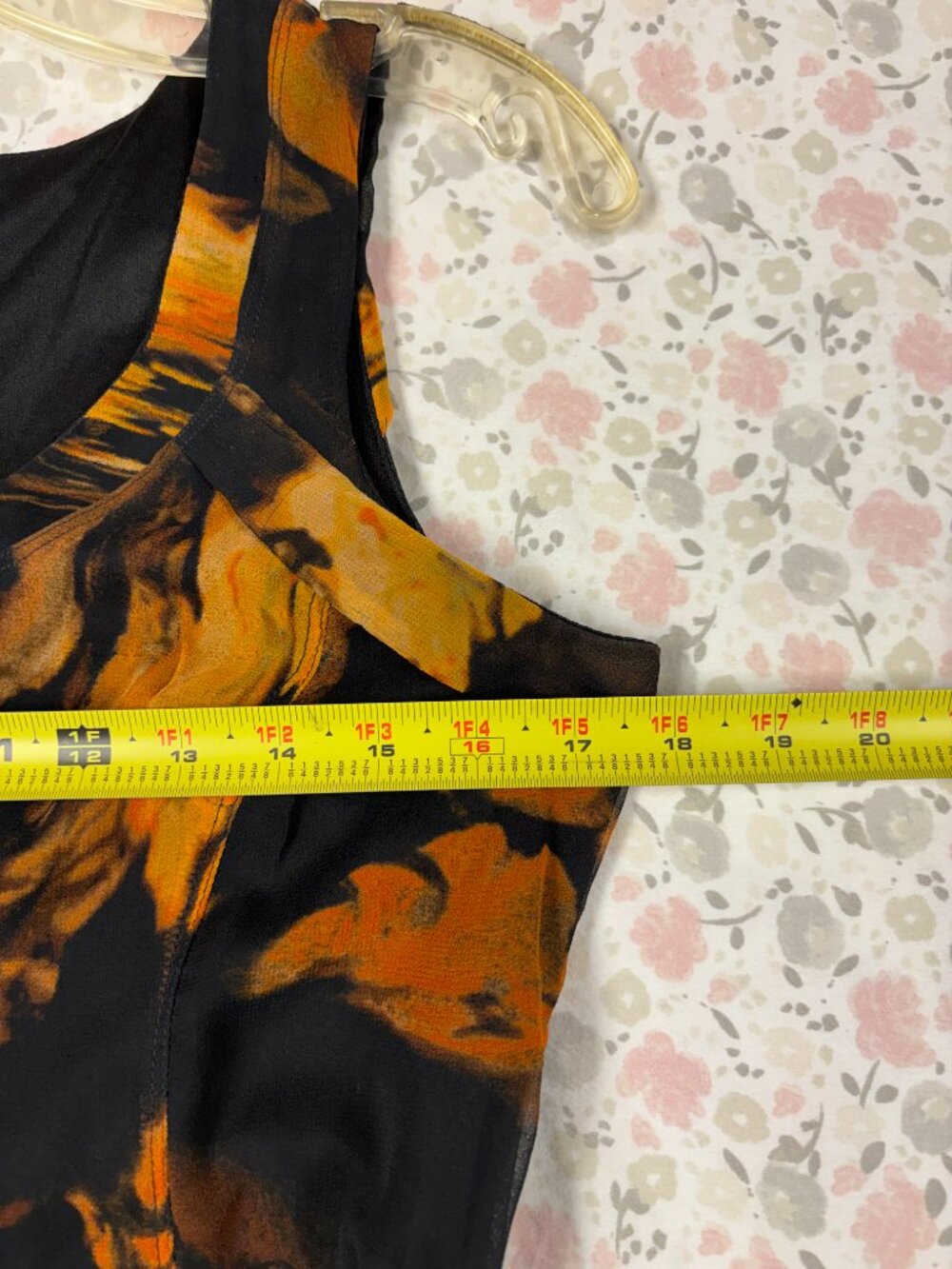 Vera Wang Dress Size M - Never Worn - Layered, Belted, Accents - Picture 14 of 16